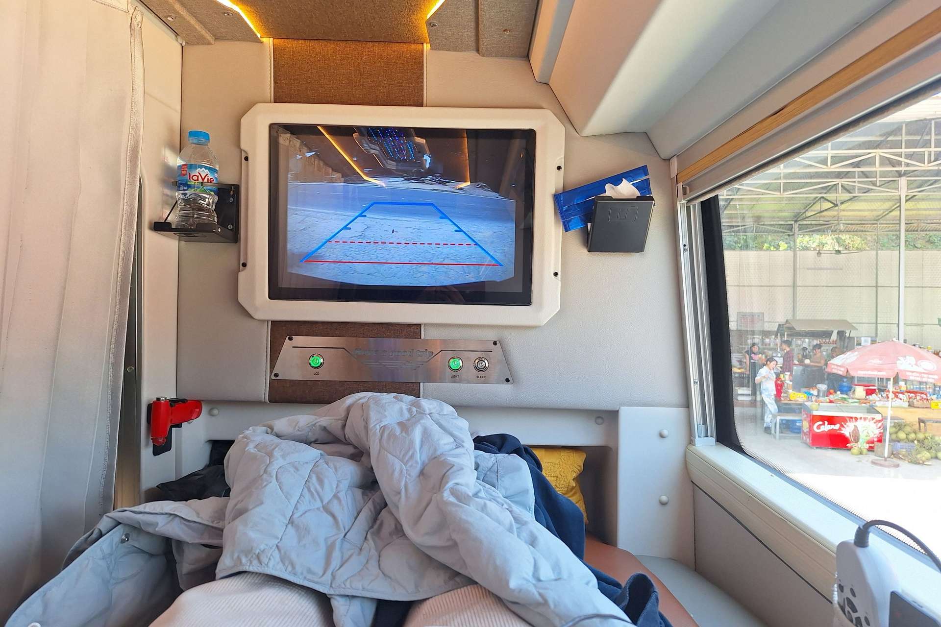 Không gian thoải mái trong xe Limousine