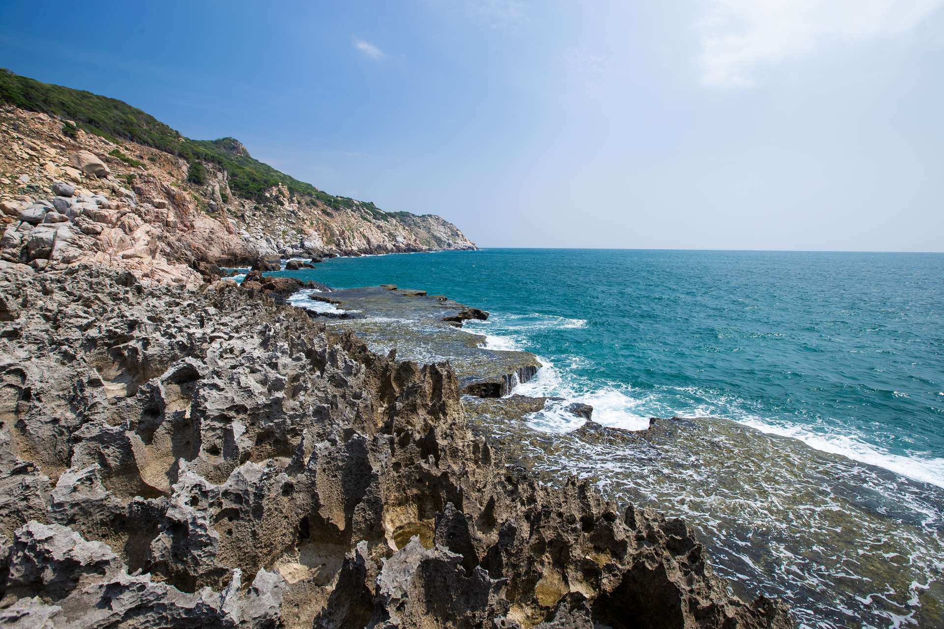 Vịnh Vĩnh Hy tuyệt đẹp tại Ninh Thuận