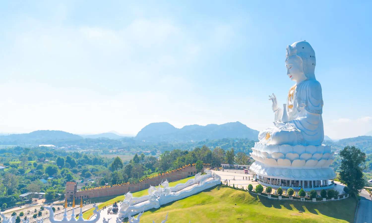 Wat Huay Pla Kung - điểm tham quan Chiang Rai