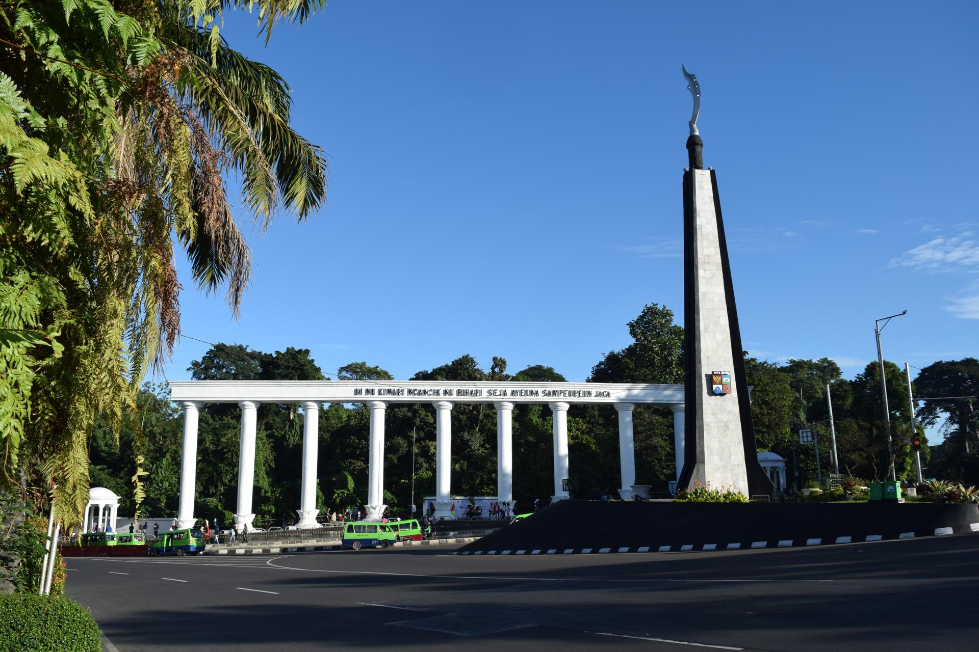 Tugu Kujang - Bogor