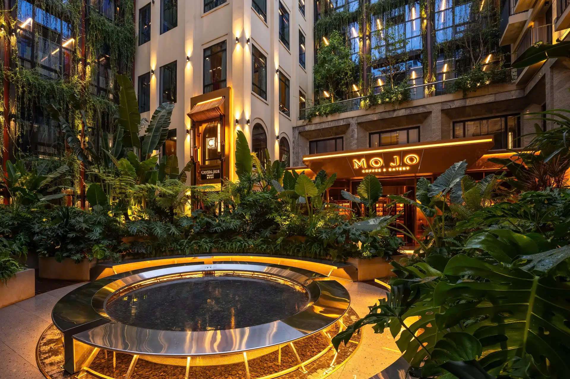 REY Hotel Hanoi là thiên đường nghỉ dưỡng có điểm check in sang xịn mịn cho du khách - Khách sạn Hà Nội