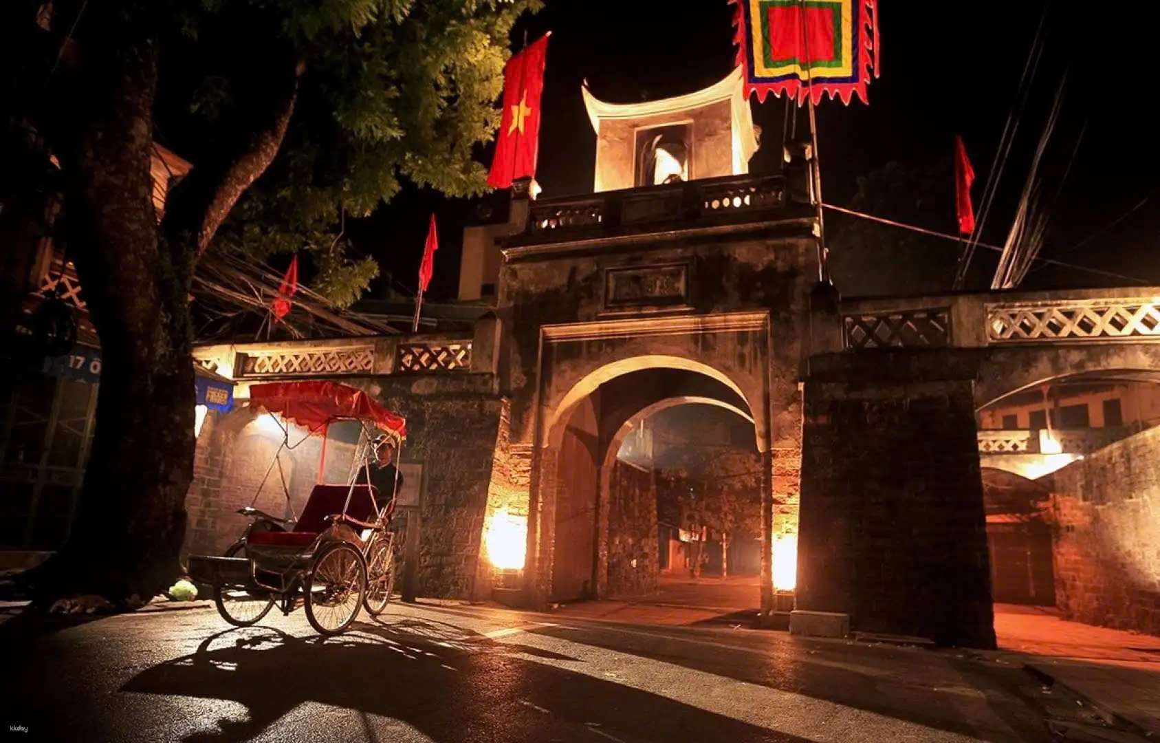 Khám phá Hà Nội về đêm để cảm nhận nhịp sống sôi động và nét đẹp văn hóa lâu đời của mảnh đất kinh kì - Khách sạn Hà Nội
