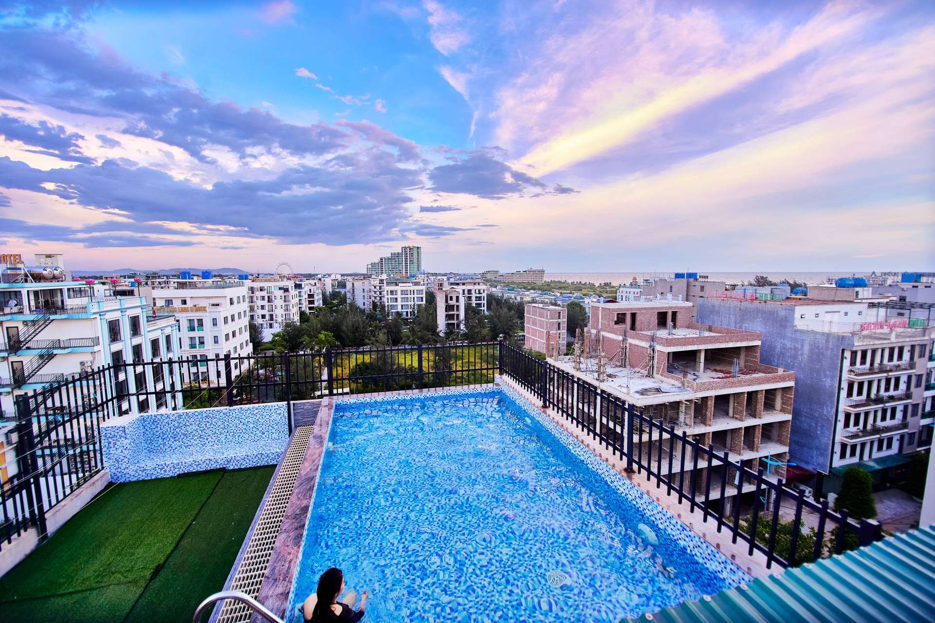 Tuan Dat Luxury Hotel FLC - Khách sạn Sầm Sơn