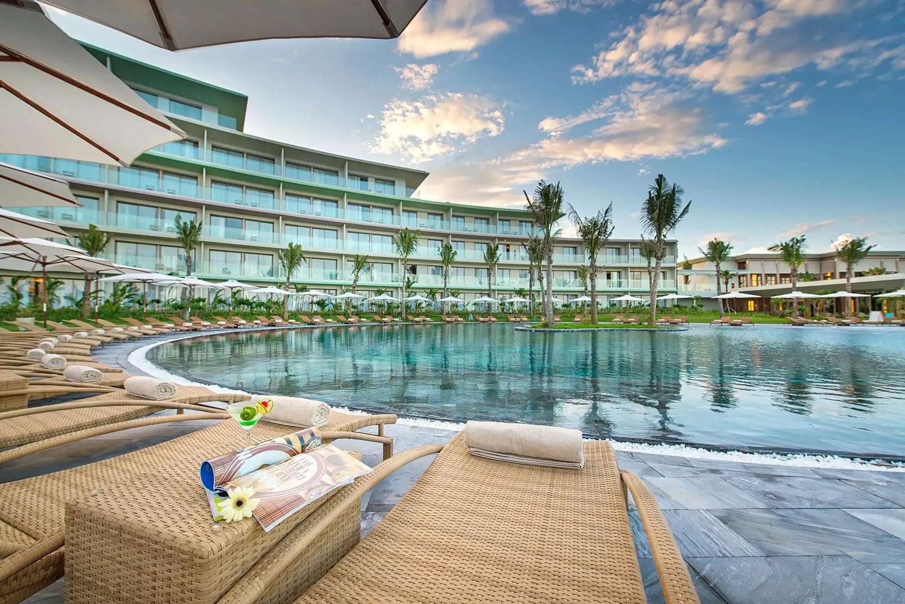 FLC Luxury Hotel Samson - Khách sạn Sầm Sơn