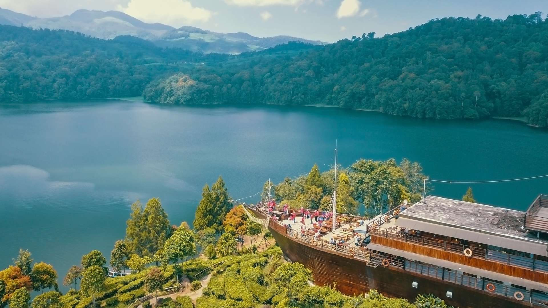 Glamping Lakeside Rancabali