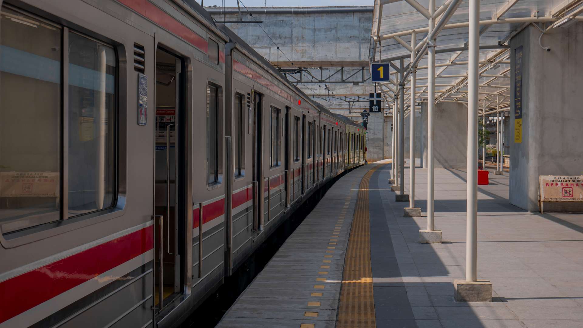 Stasiun Pasar Senen Jakarta