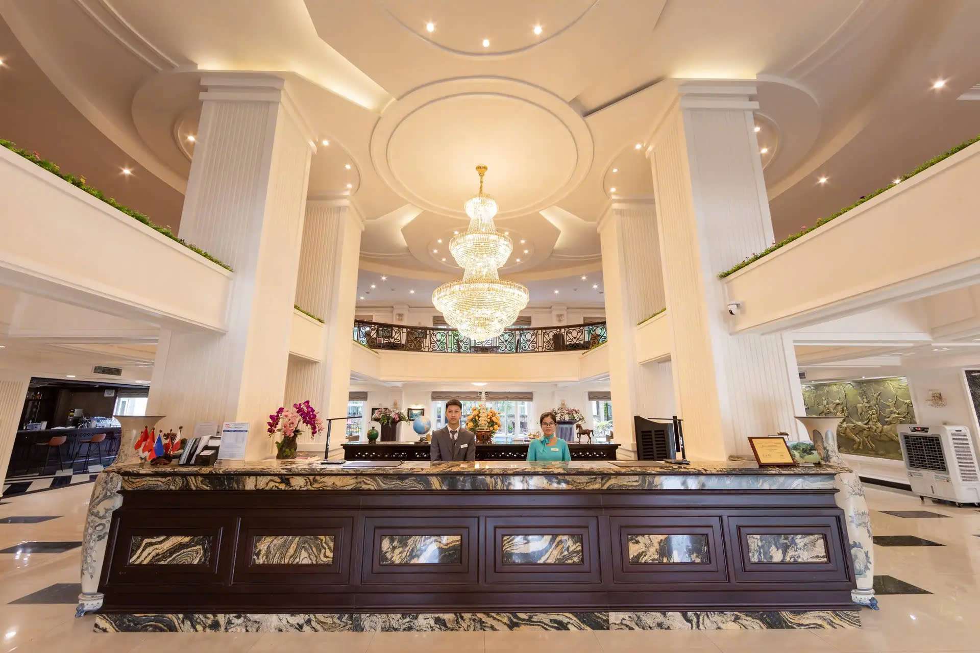 Khách sạn Ninh Bình Legend Hotel là biểu tượng sang trọng bậc nhất trung tâm của cố đô - Khách sạn Ninh Bình