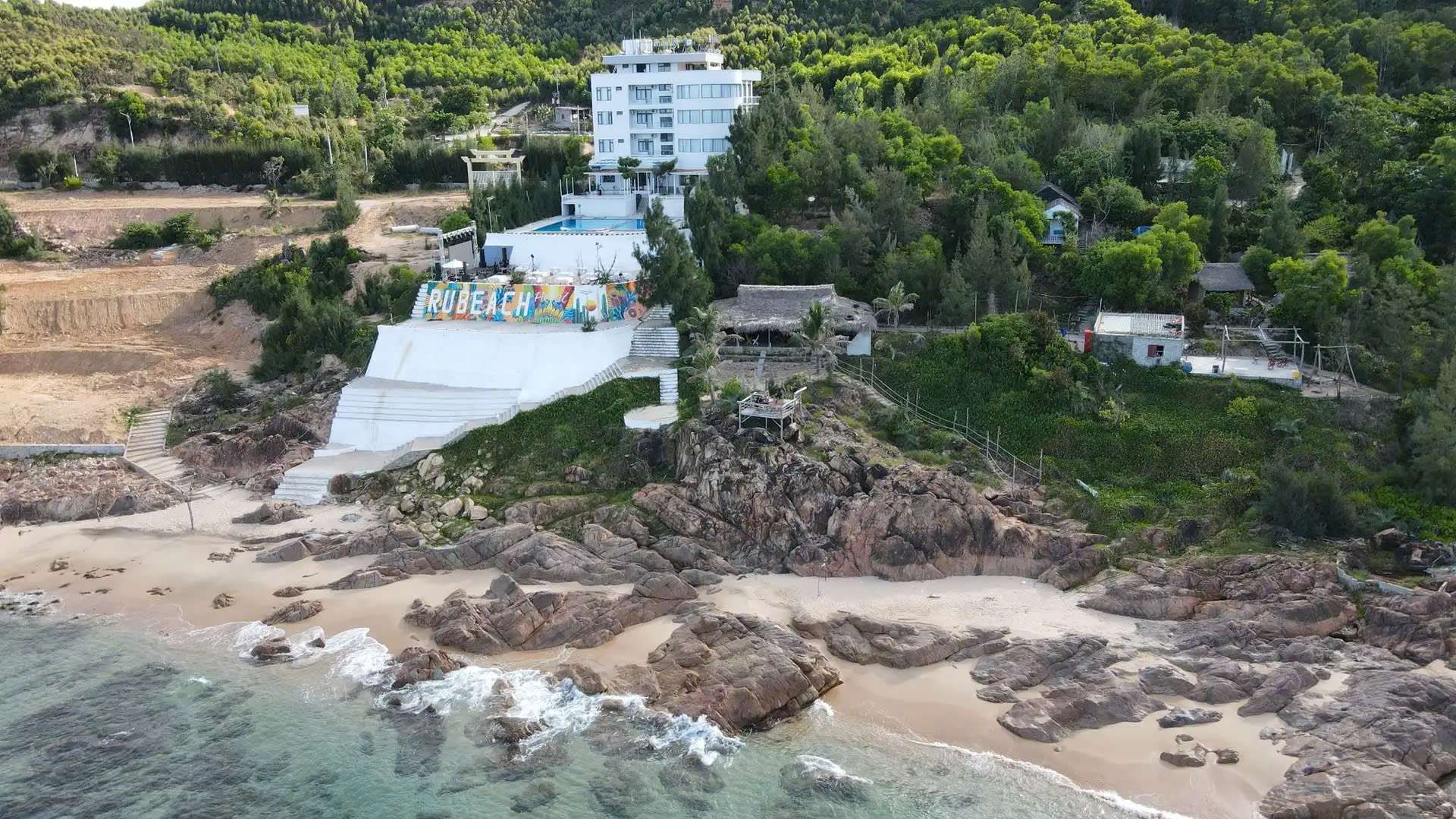 Rubeach Hotel & Restaurant - Khách sạn Phú Yên