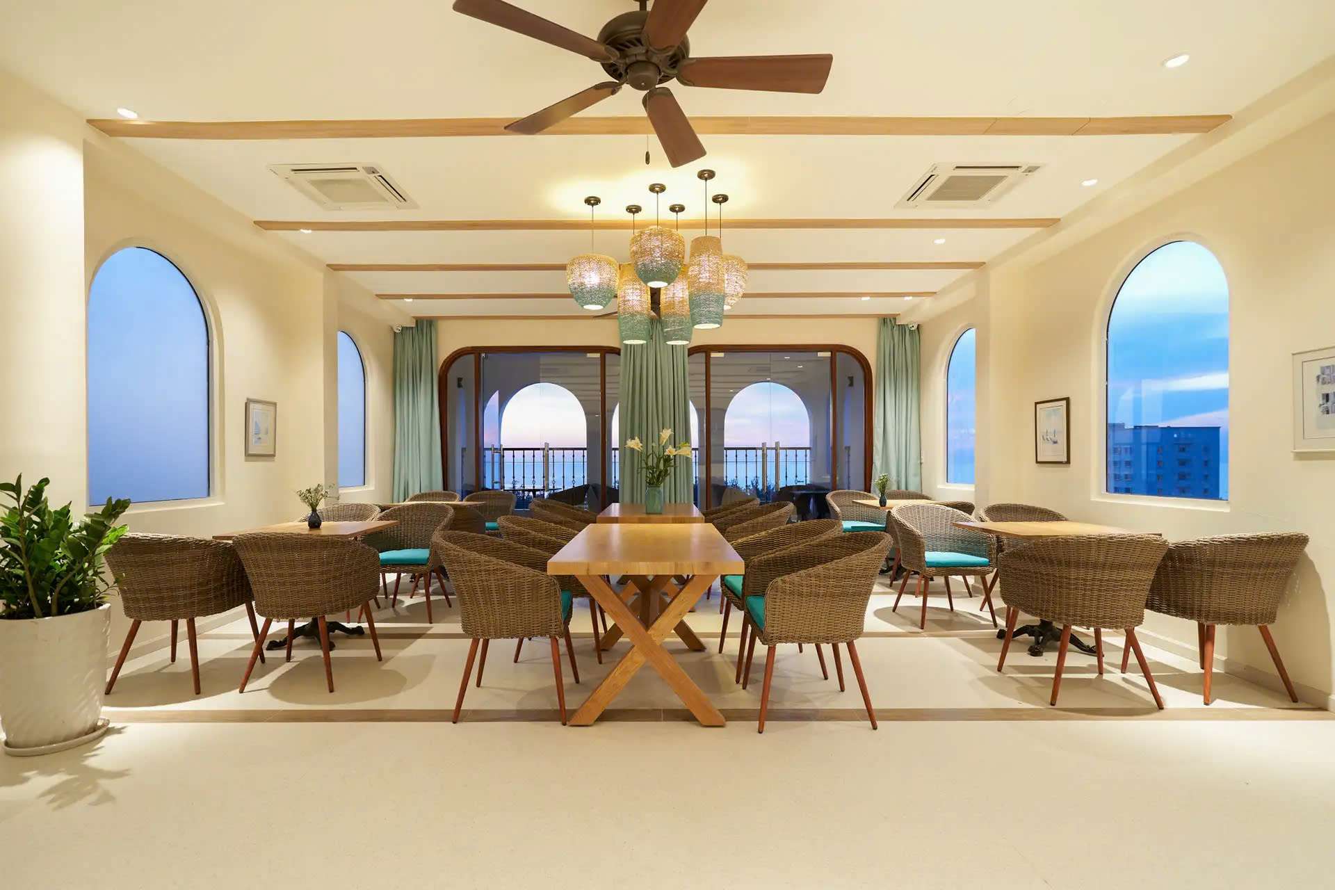 Coralina Hotel Phú Yên - Khách sạn Phú Yên