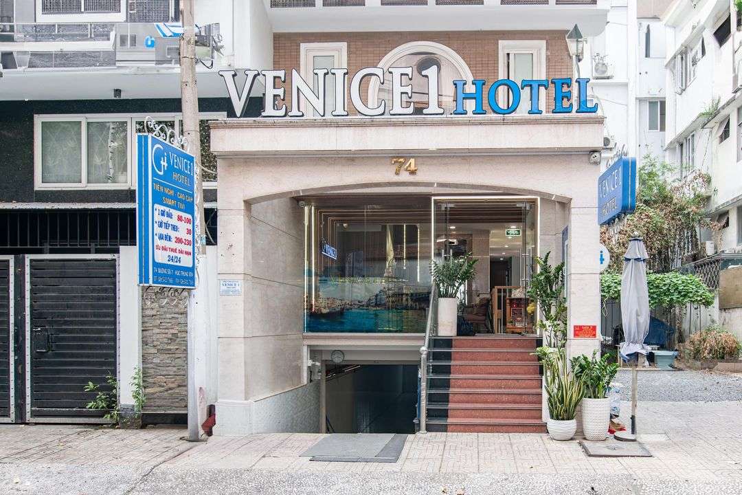 Venice 1 Hotel - Khách sạn quận 7