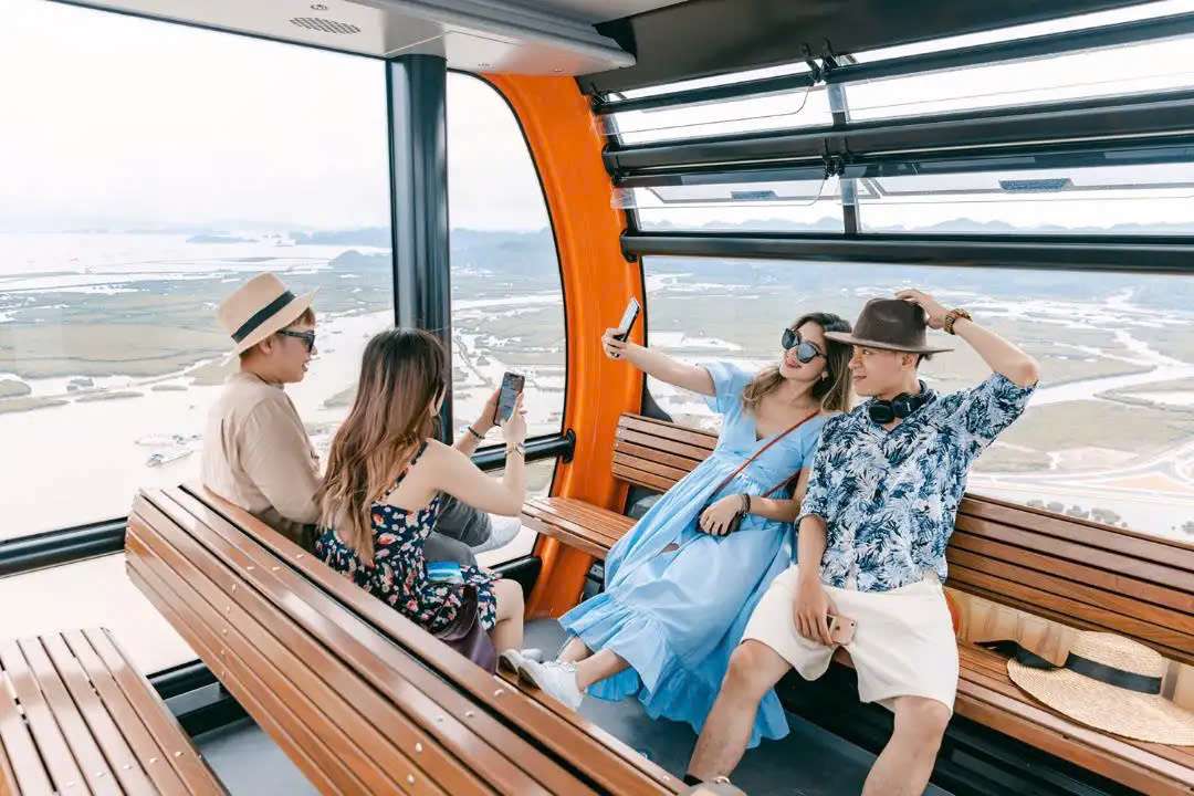Tham quan các địa danh nổi tiếng trên xe buýt hai tầng Hop-On Hop-Off - Khách sạn Hải Phòng