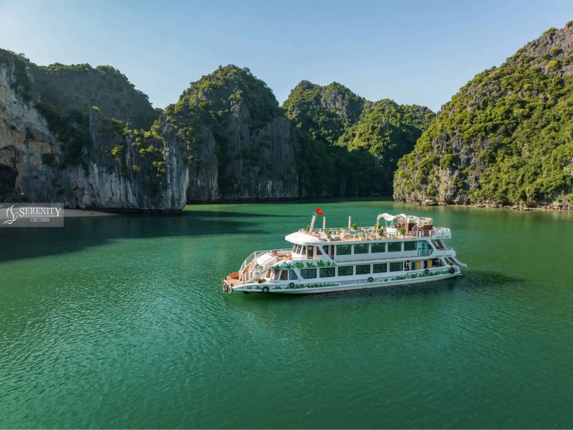 Khám phá vẻ đẹp nguyên sơ cùng những ngọn đá vôi kỳ vĩ của Vịnh Lan Hạ - Khách sạn Hải Phòng