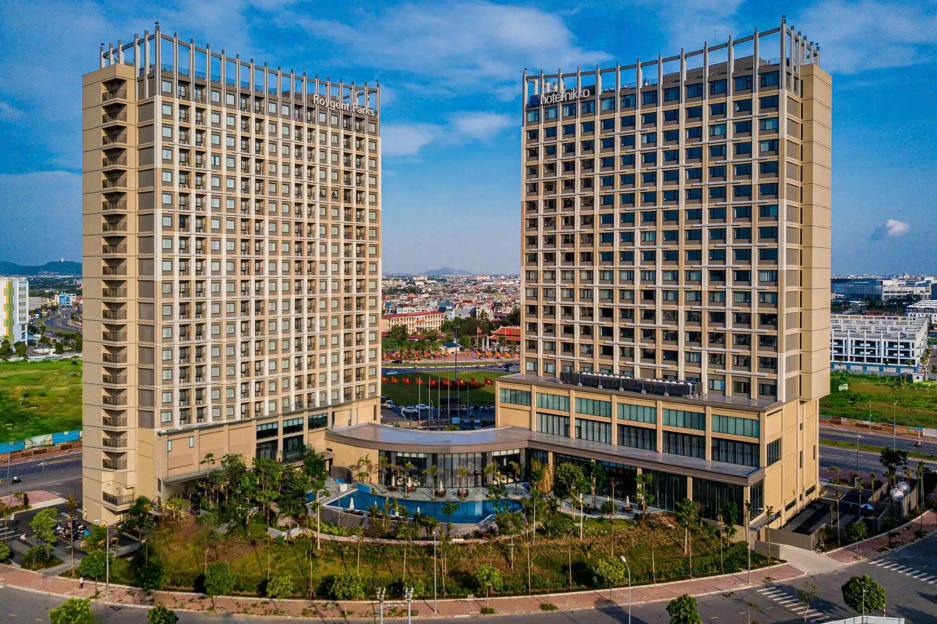 Hotel Nikko Hai Phong nổi bật với thiết kế tối giản nhưng đầy tình tế hướng ra cảng biển và skyline thành phố - Khách sạn Hải Phòng