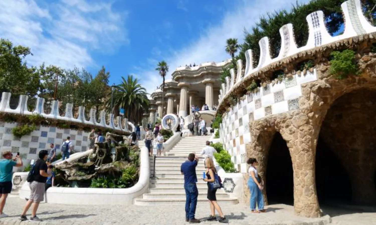 Khung cảnh ấn tượng để check-in tại Park Guell
