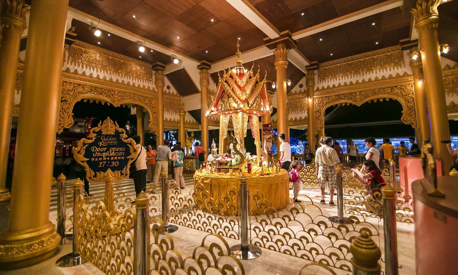 Không gian tại Phuket FantaSea Show