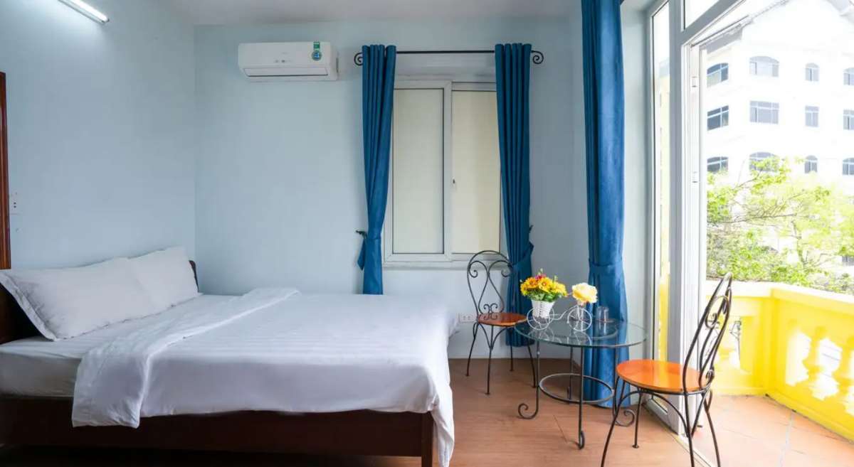 Chào ngày mới với không gian Triple With Mountain View tràn ngập ánh nắng - Khách sạn Tam Đảo