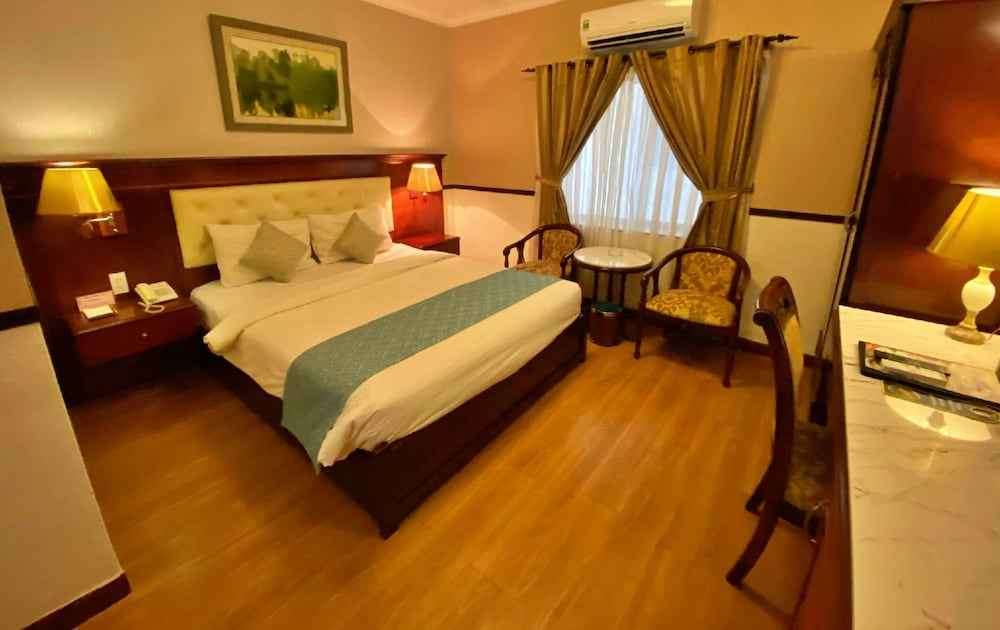 HANZ Khách sạn Vườn Sài Gòn với phòng Superior Double ấm cúng - Khách sạn Quận 10