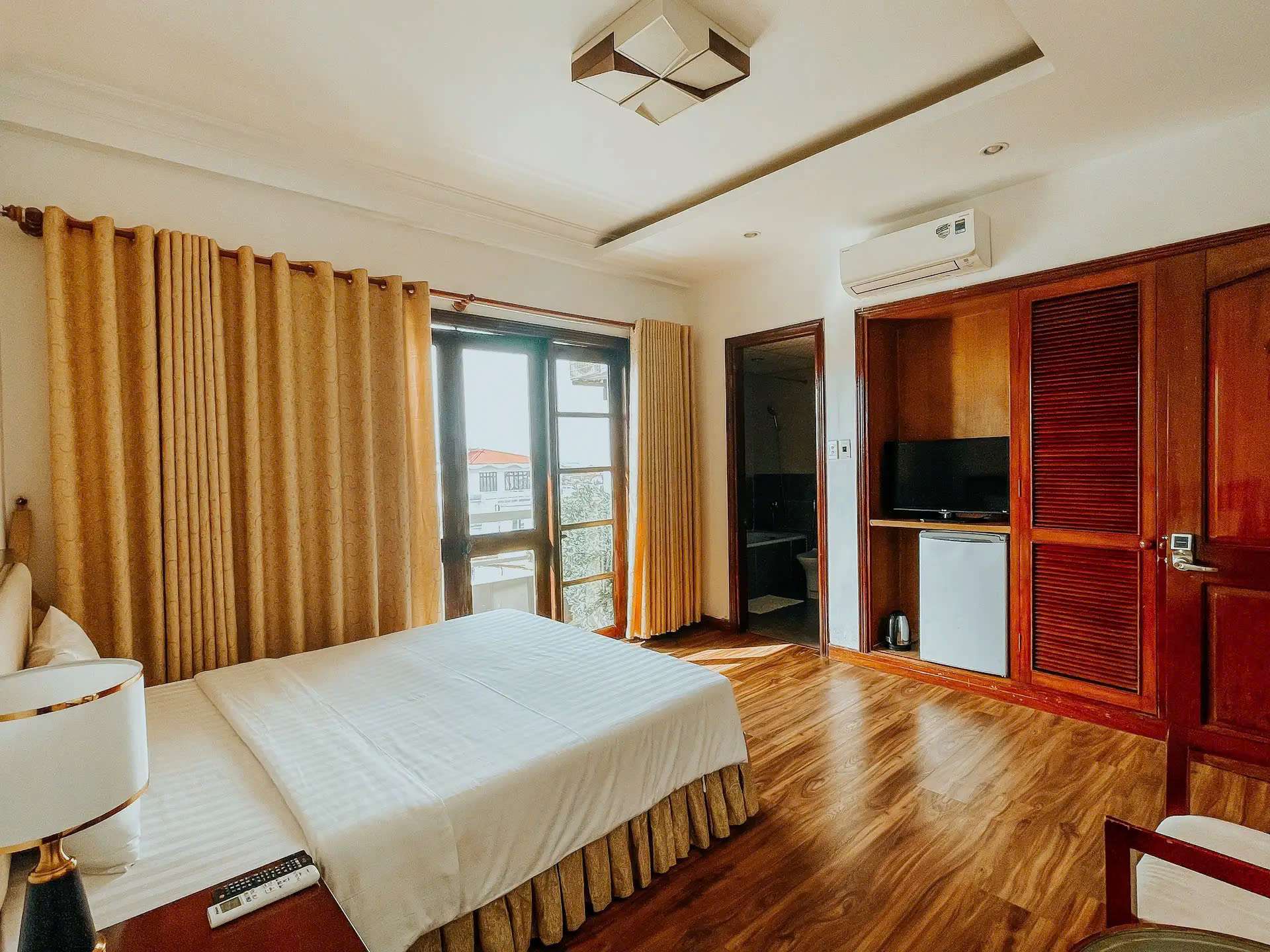 Khách sạn Cosiana Huế Hotel - Khách sạn Huế gần Đại Nội