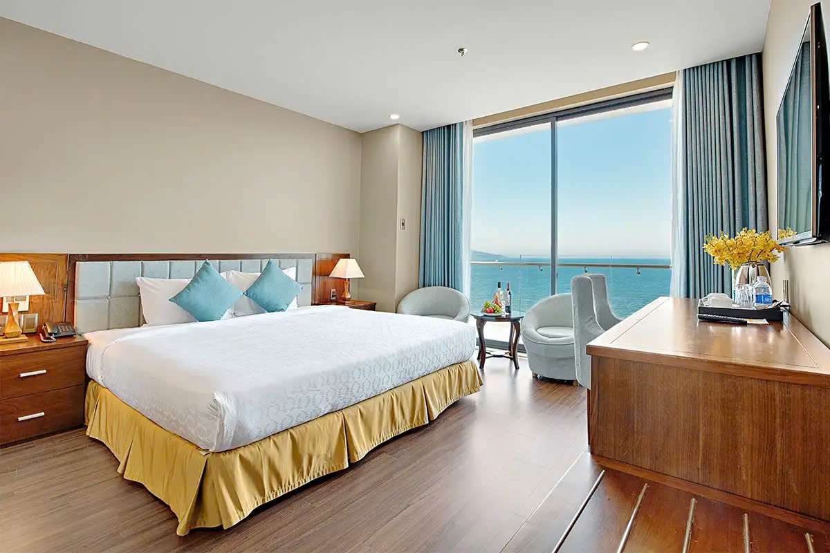 Khách sạn Yarra Ocean Suite - Khách sạn Đà Nẵng gần biển 4 sao