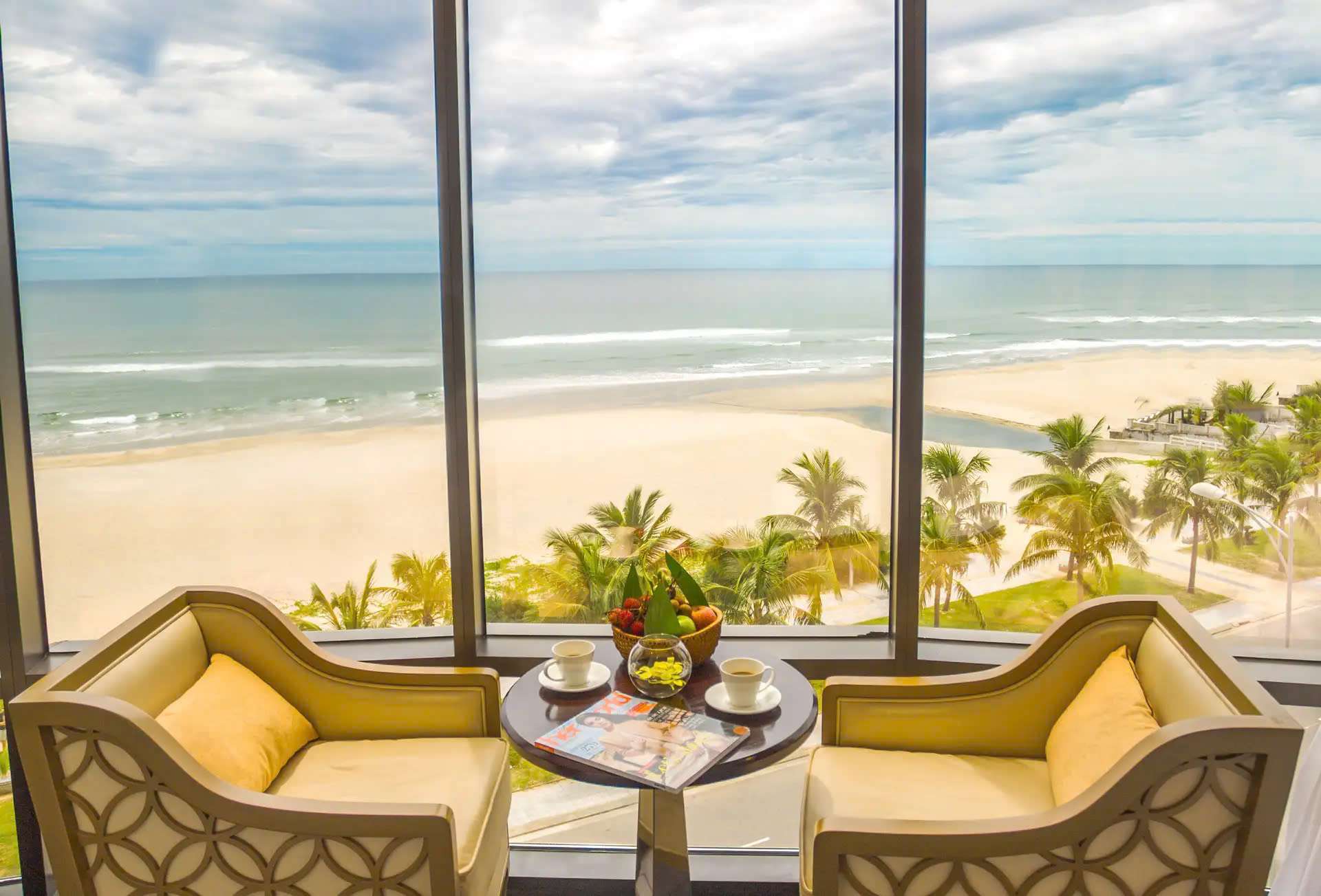 Khách sạn Holiday Beach Hotel Danang - Khách sạn Đà Nẵng gần biển