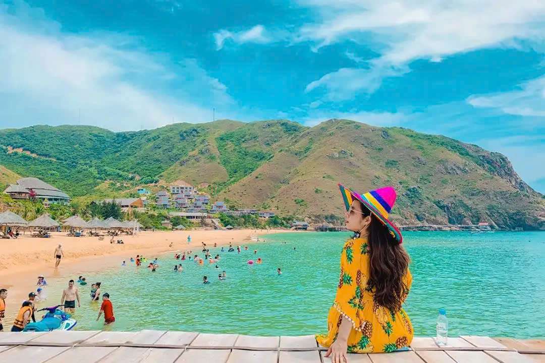 Tour Kỳ Co và Eo Gió (Bãi Dứa + Đồi cát Phương Mai + Tịnh xá Ngọc Hòa) - 1 ngày - Khách sạn Quy Nhơn gần biển