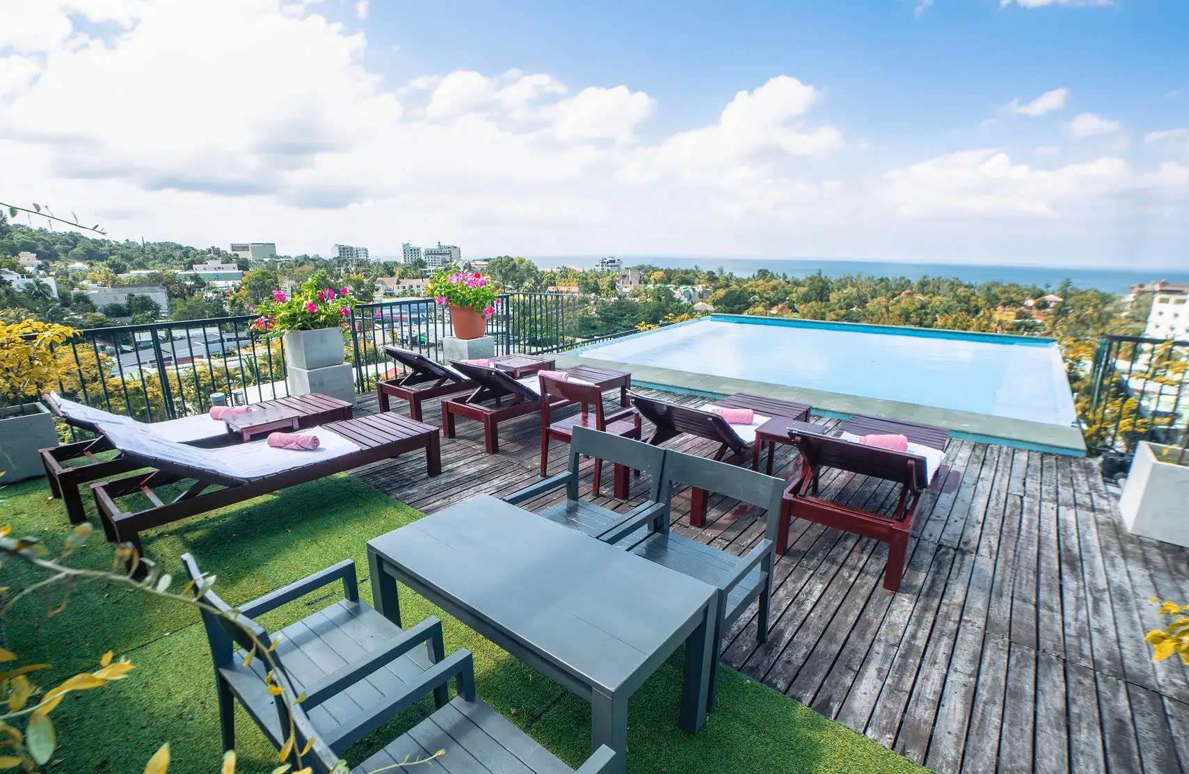 Khách sạn Golden Daisy - Khách sạn Phú Quốc gần biển