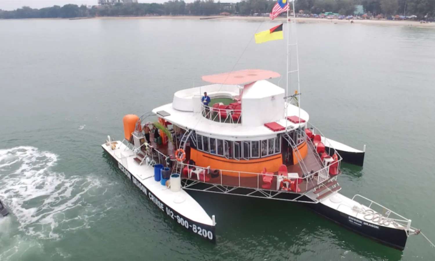 Du thuyền ngắm hoàng hôn tại Port Dickson