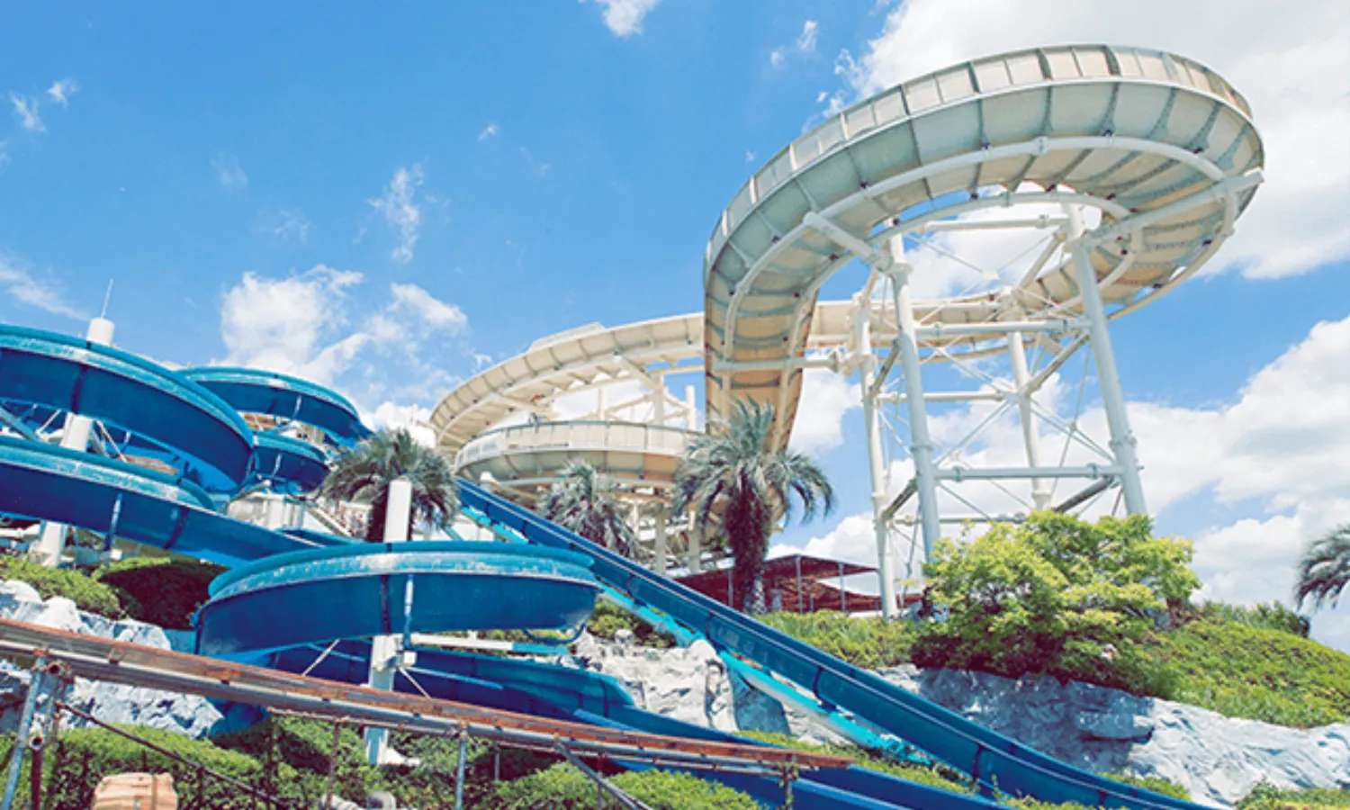 khu vui chơi nước Pool WAI tại Yomiuriland