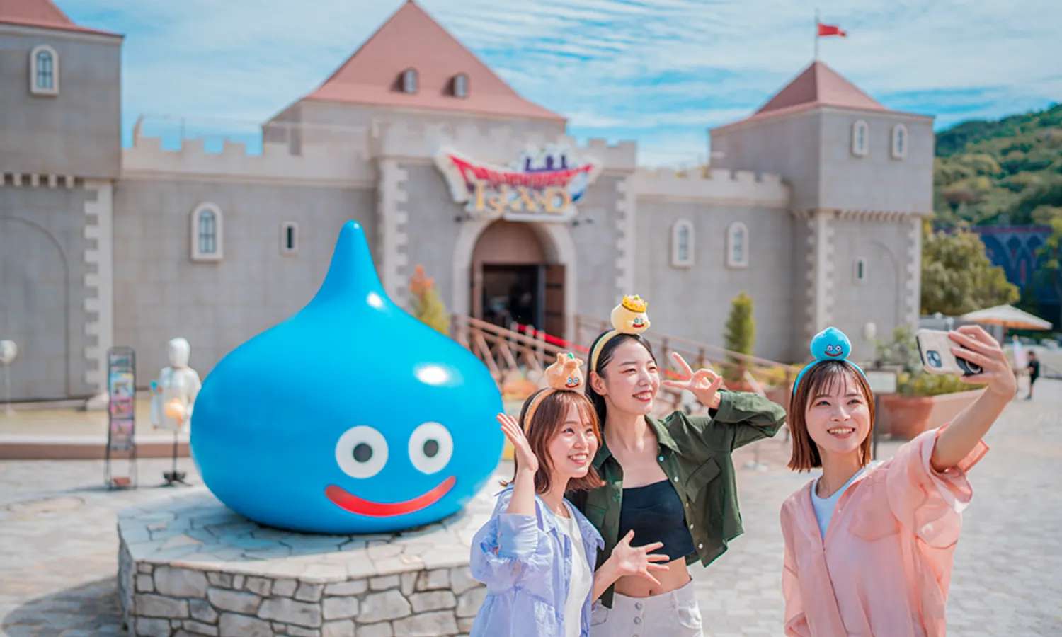 lâu đài Dragon Quest tại Nijigen no Mori