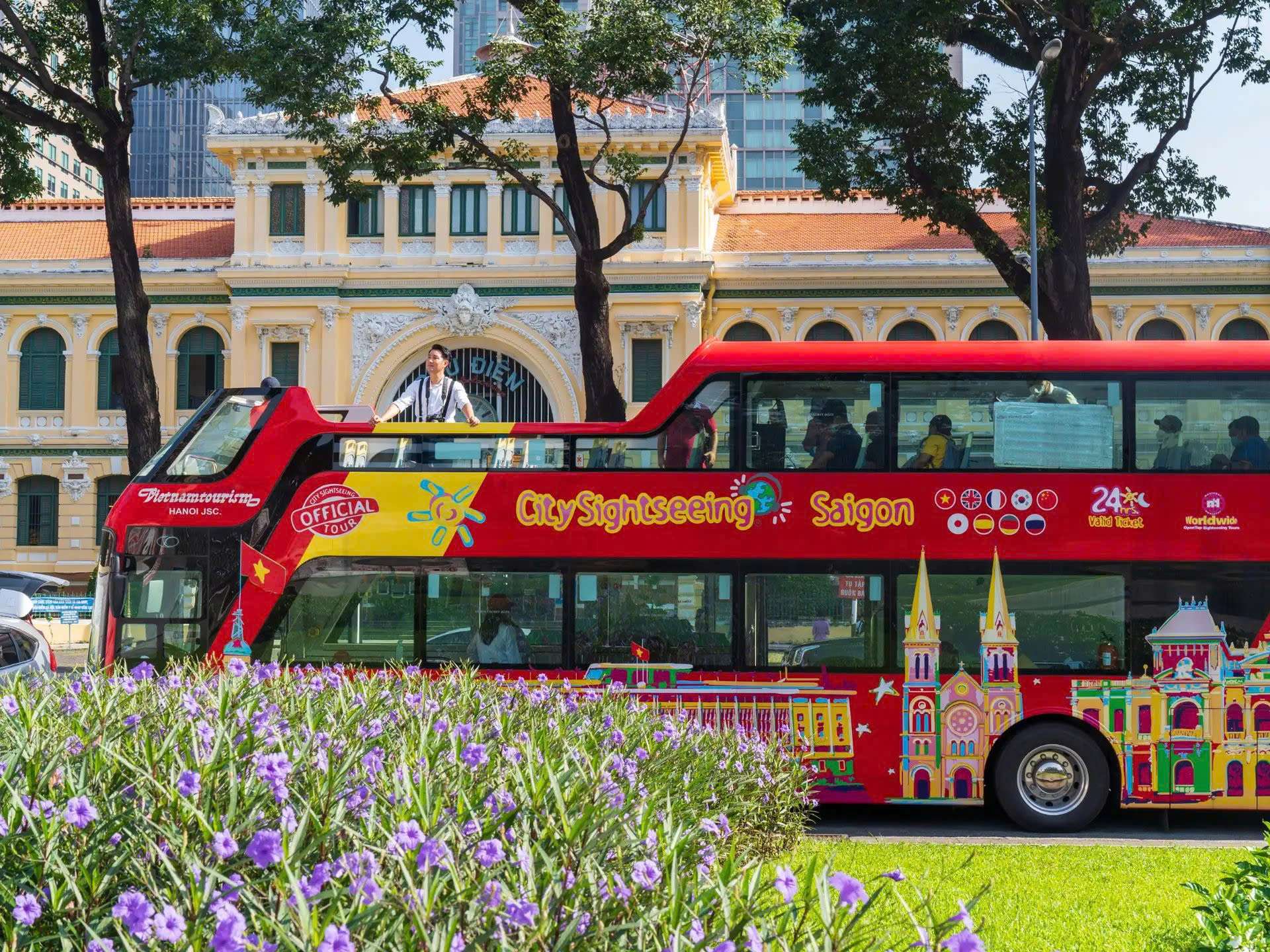 Xe buýt 2 tầng TP Hồ Chí Minh City Sightseeing - Khách sạn gần chợ Bến Thành
