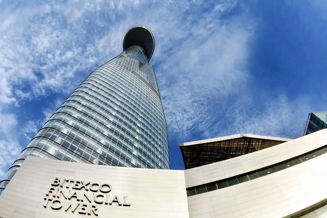 Saigon Skydeck Bitexco - Khách sạn gần chợ Bến Thành
