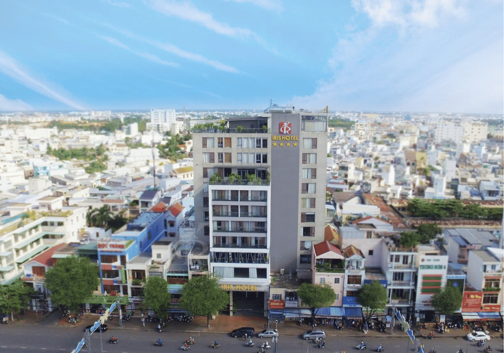Iris Hotel Can Tho - Toà nhà trắng nổi bật giữa lòng thành phố sôi động - Khách sạn Ninh Kiều