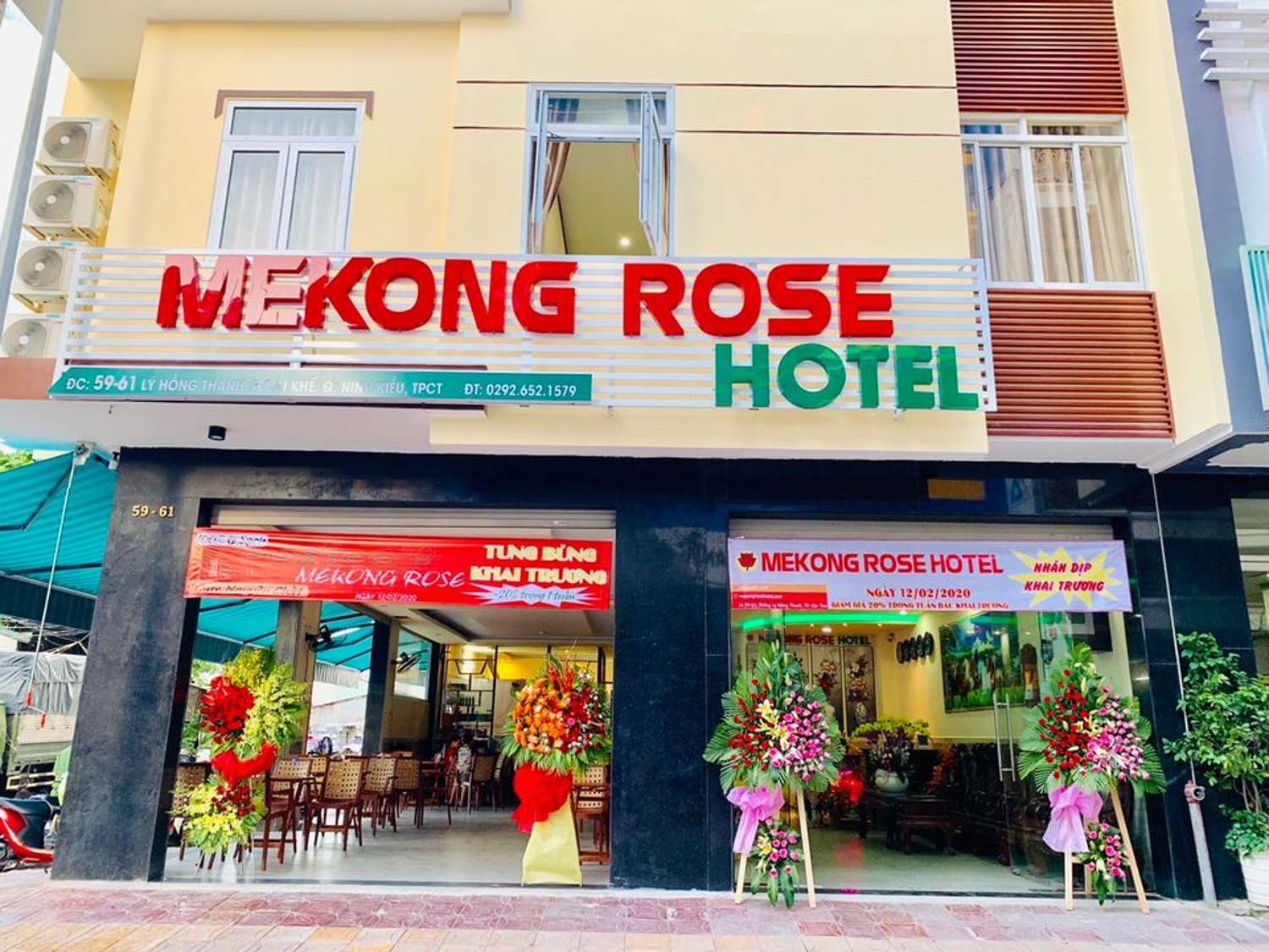 Mekong Rose Hotel – Mặt tiền thoáng đãng với logo nổi bật - Khách sạn Ninh Kiều