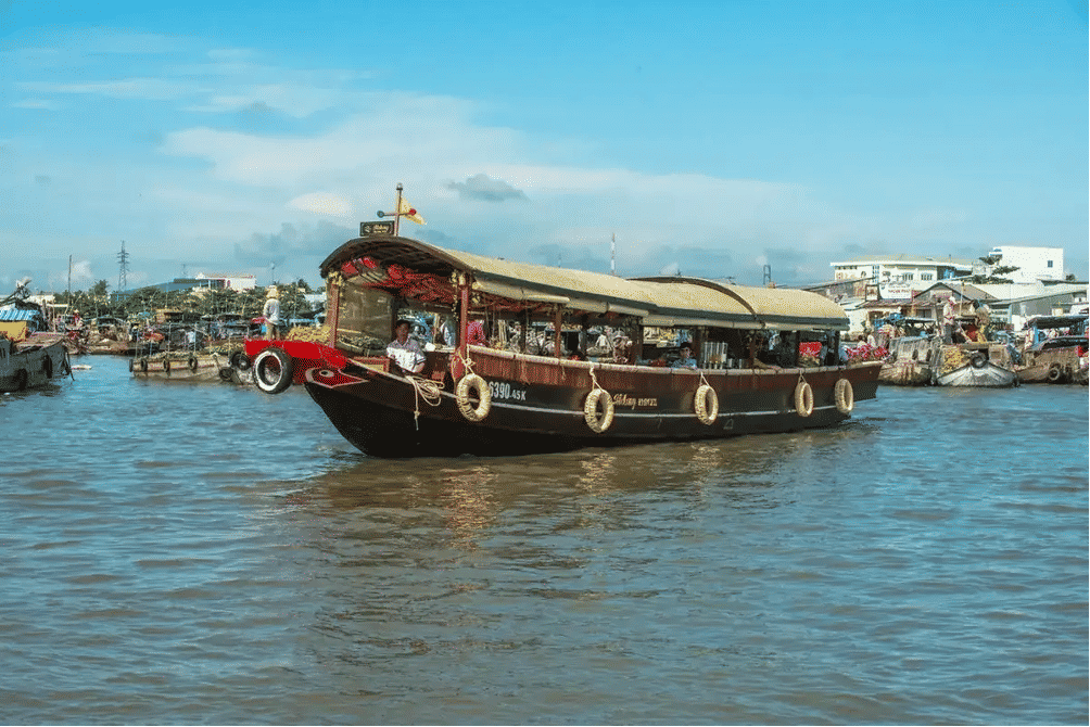 Du thuyền ăn tối Mekong Princess của Victoria Cần Thơ - Khách sạn Ninh Kiều