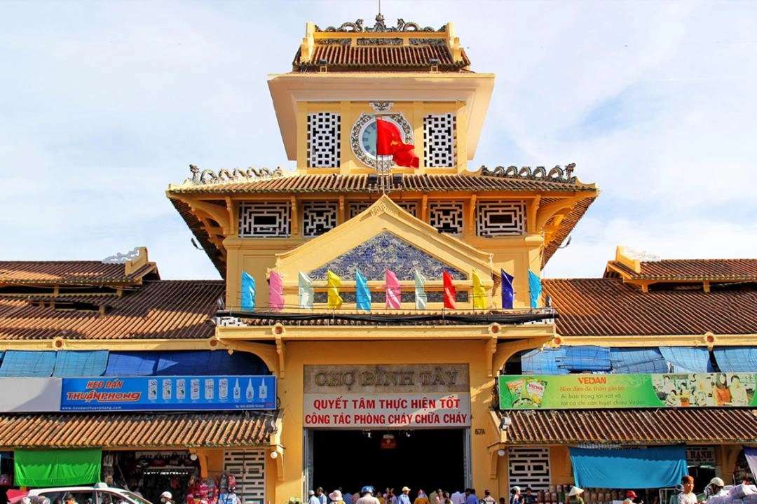 Chợ Bình Tây - khách sạn Gò Vấp