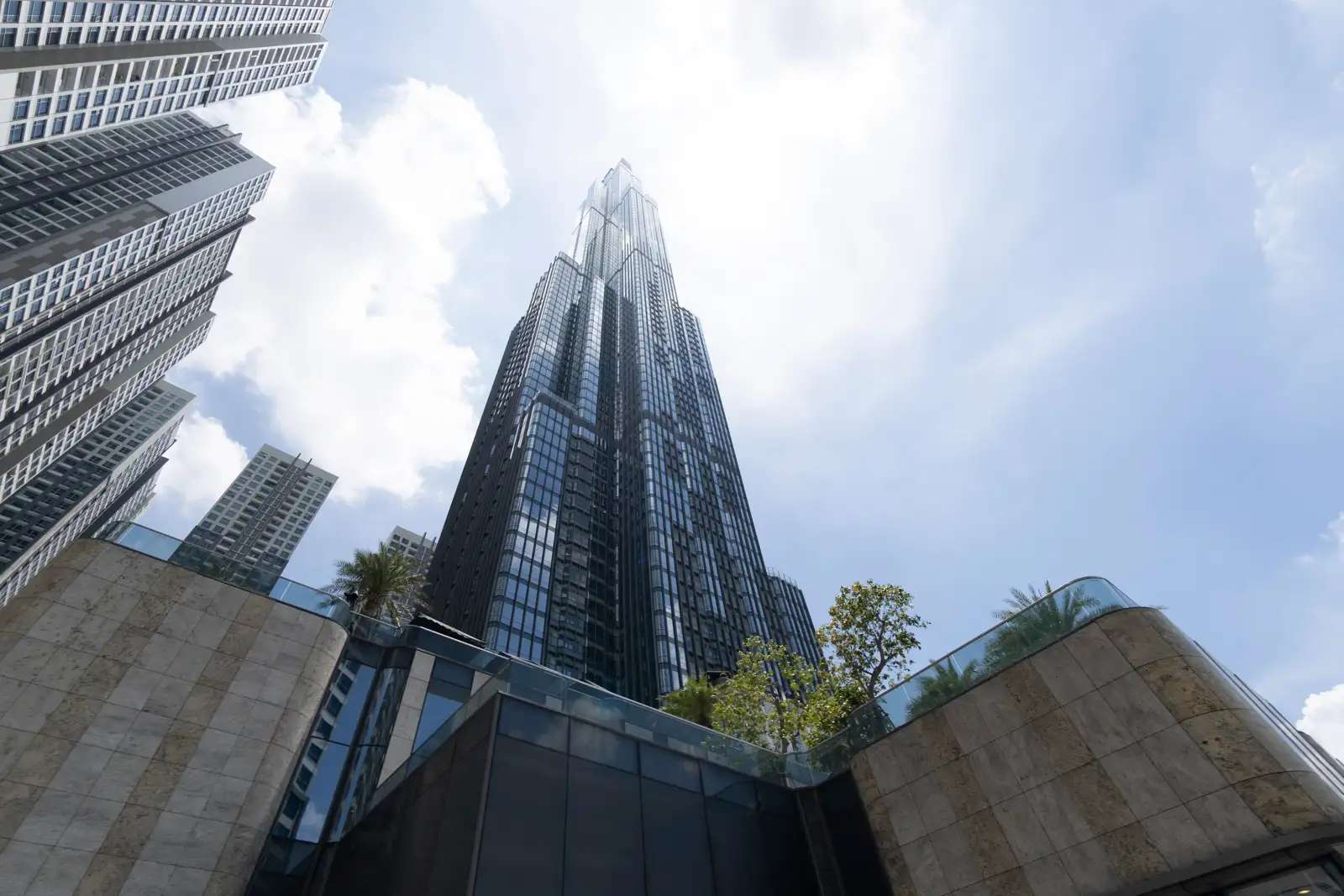 Hoasun Des Arts - Landmark 81 Tower - Khách sạn Sài Gòn