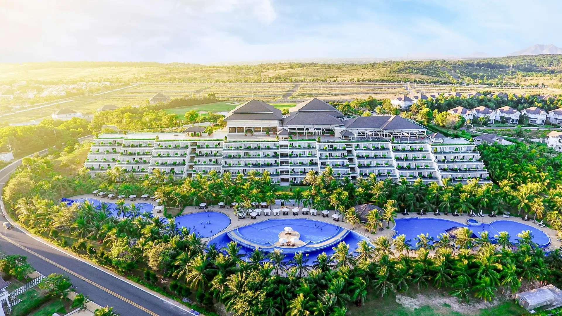 Sea Links Beach Hotel - Khách sạn Mũi Né
