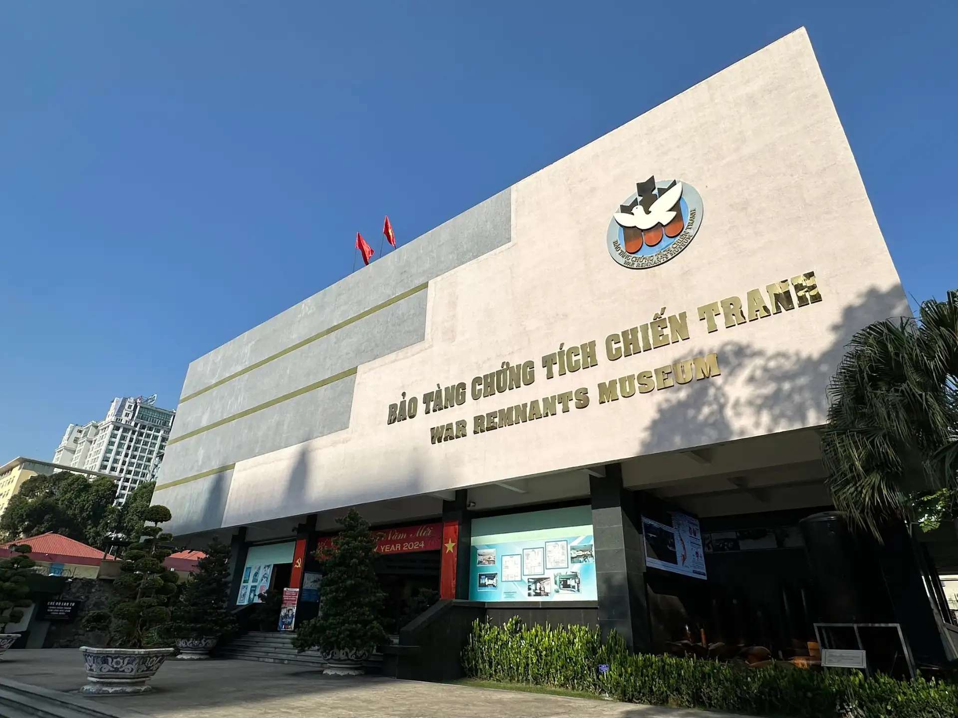 Bảo tàng Chứng tích Chiến Tranh - Khách sạn quận 3