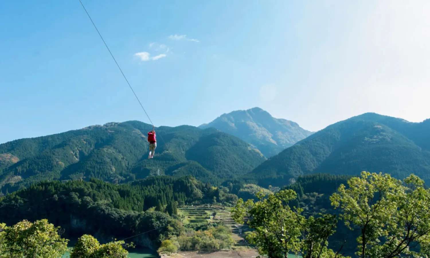 trượt zipline gần Mishima Sky Walk