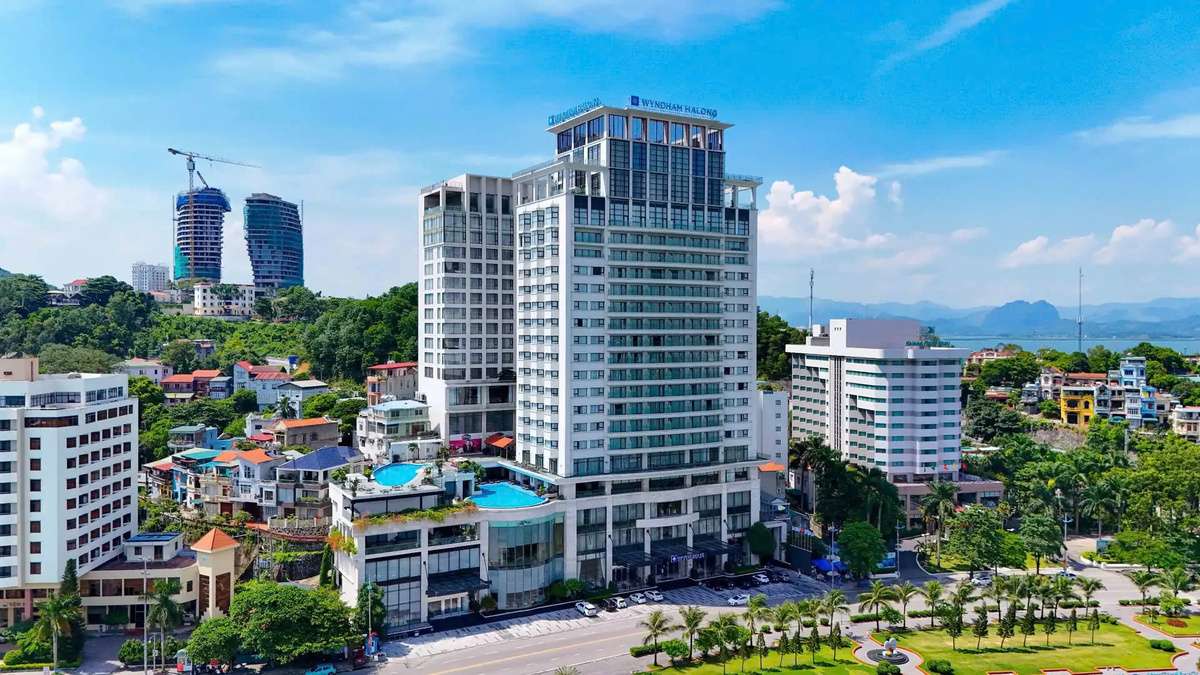 Wyndham Legend Halong Hotel - Khách sạn Hạ Long