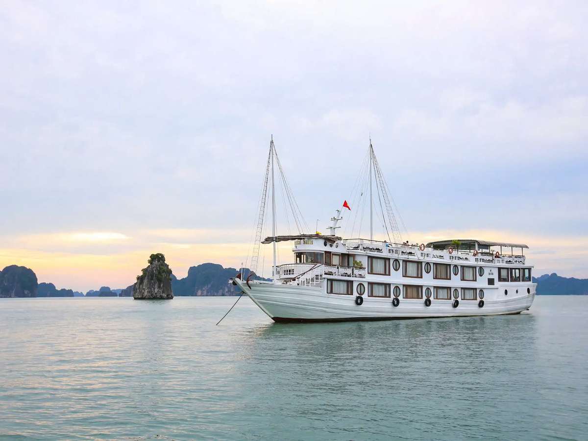 Tour Du thuyền 3 sao Hạ Long 2 ngày 1 đêm - Khách sạn Hạ Long