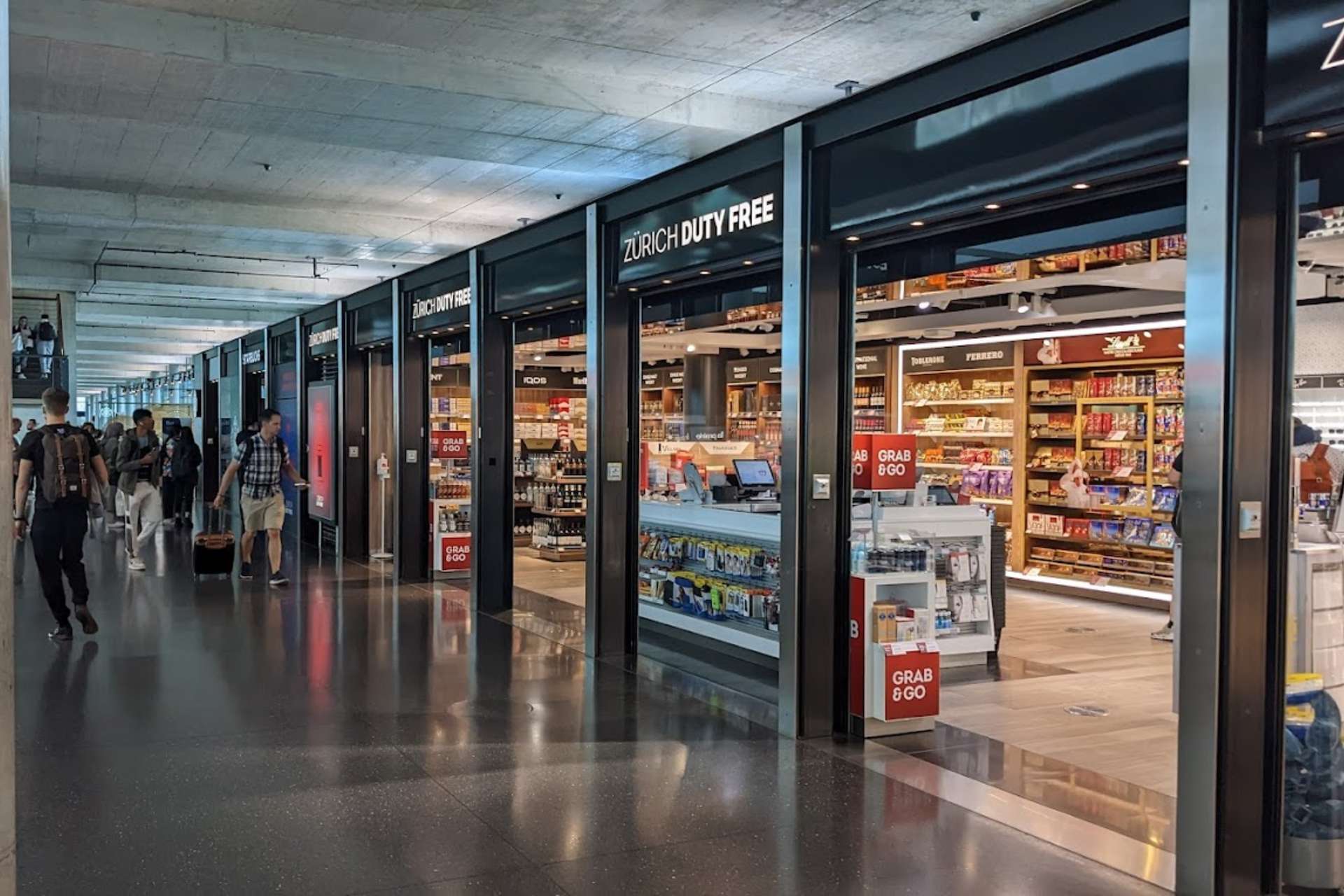 Các cửa hàng miễn thuế tại sân bay Zurich