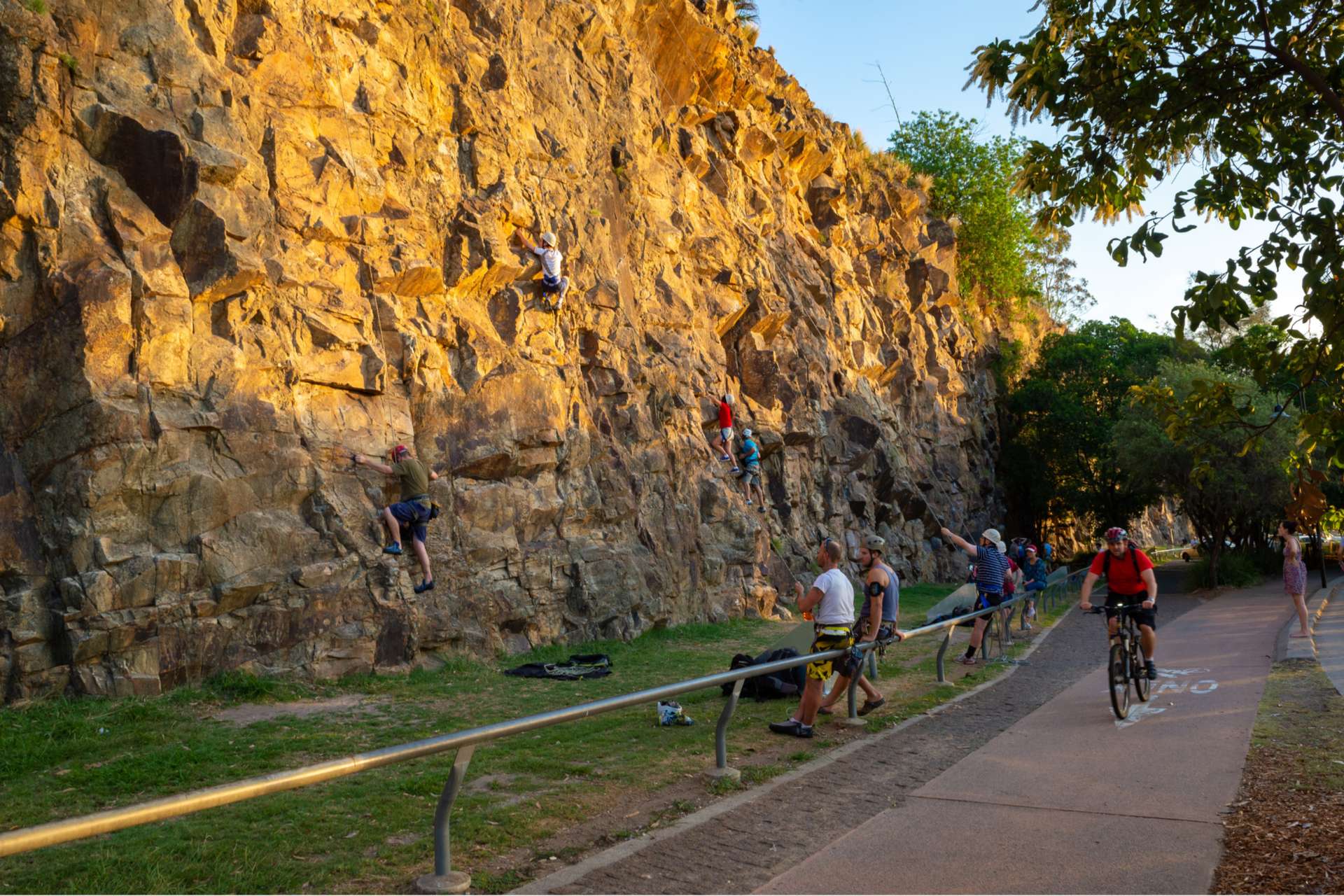 Đu dây tại vách đá Kangaroo Point