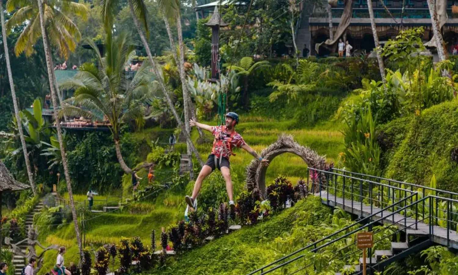 trượt zipline tại Alas Harum