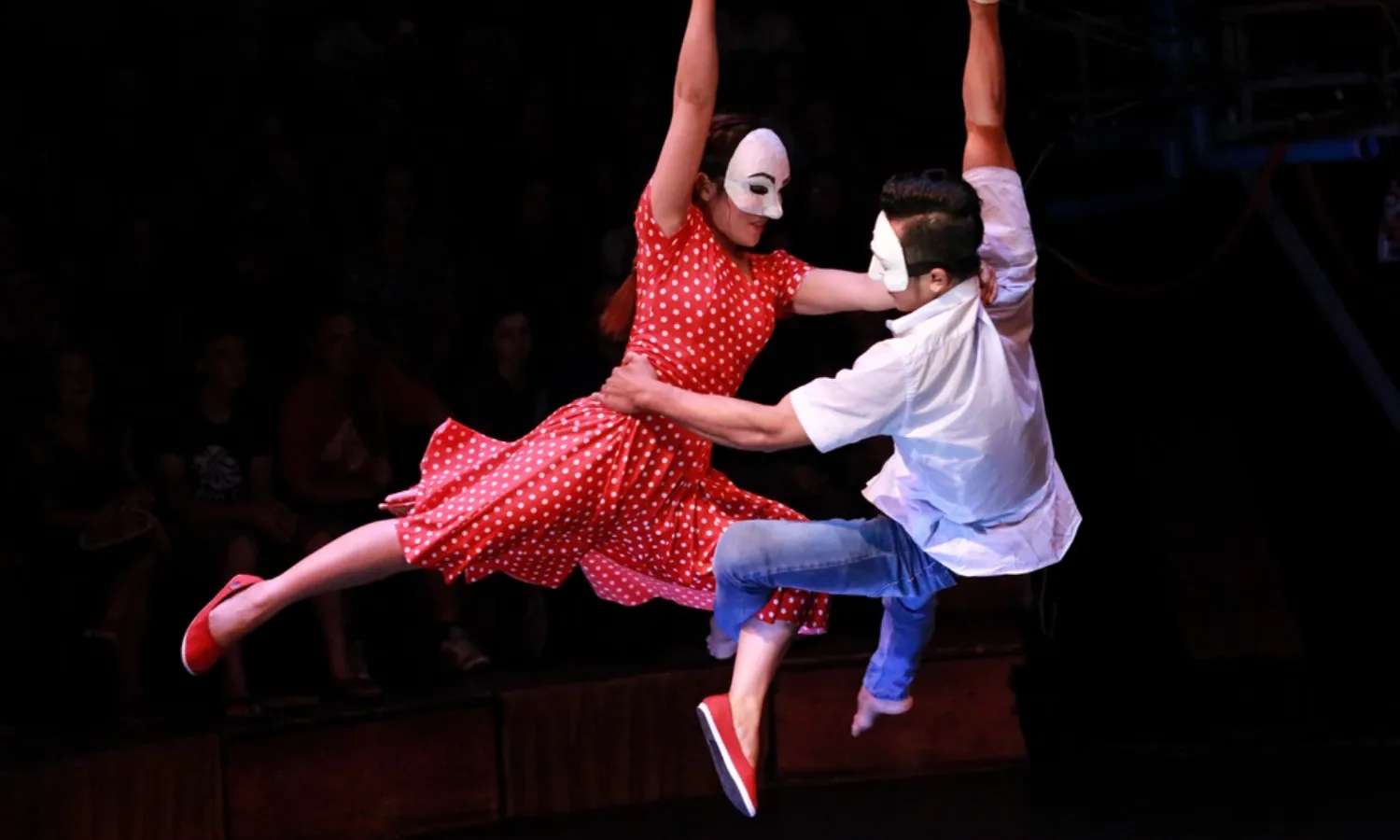 biểu diễn tại Phare, The Cambodian Circus