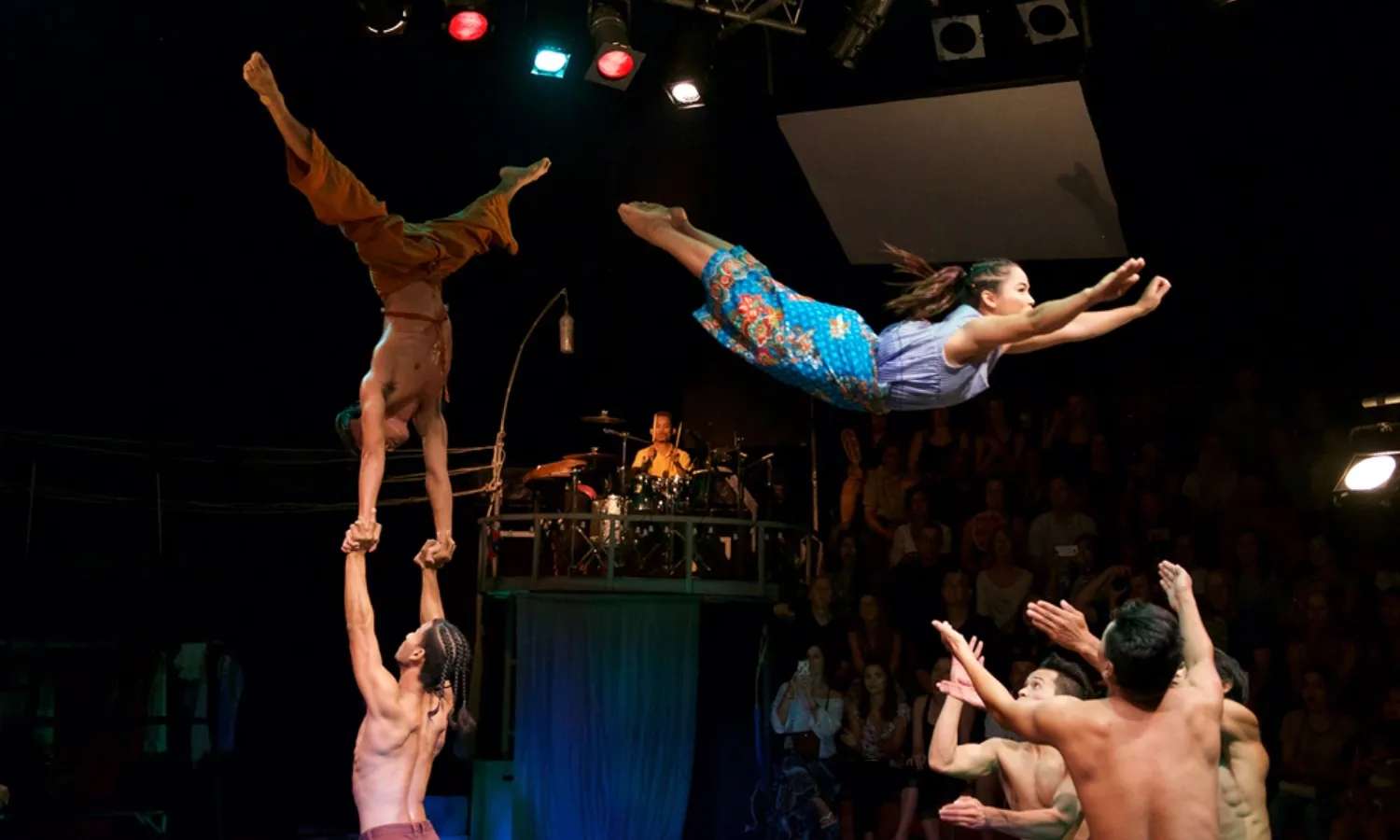 các tiết mục trong Phare, The Cambodian Circus