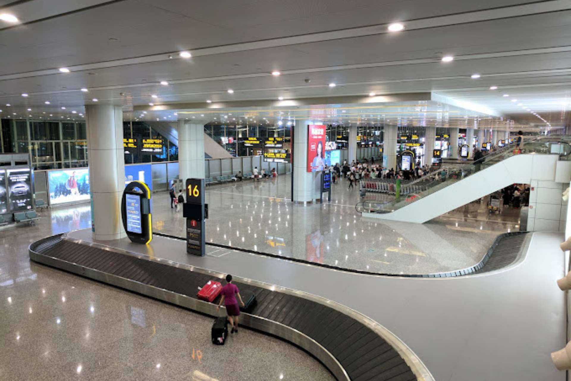 Khu vực nhận hành lý ký gửi tại sân bay Đào Tiên Thẩm Dương