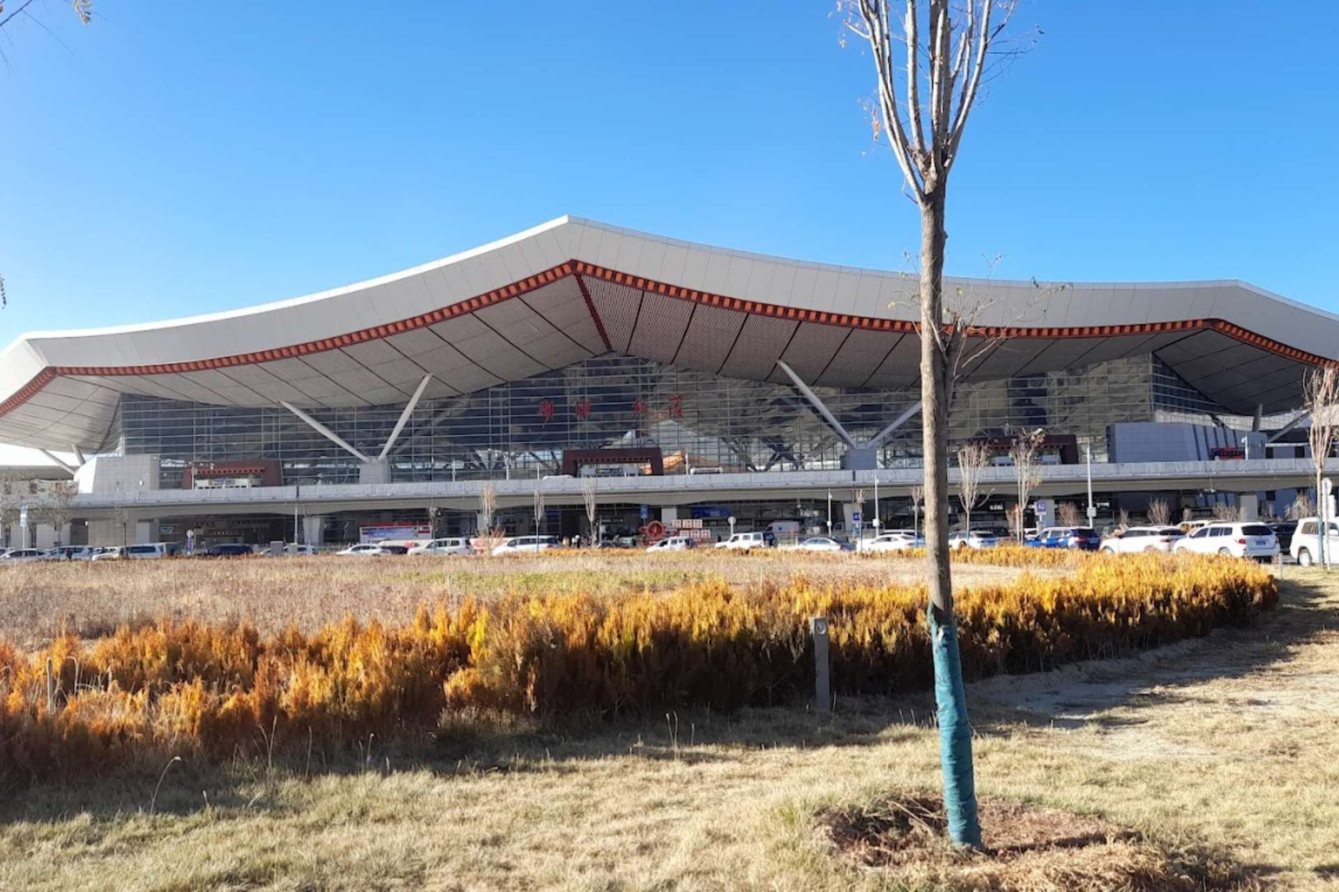 Sân bay Gonggar Lhasa góp phần khiến Lhasa trở thành trung tâm phát triển trọng điểm của Tây Tạng