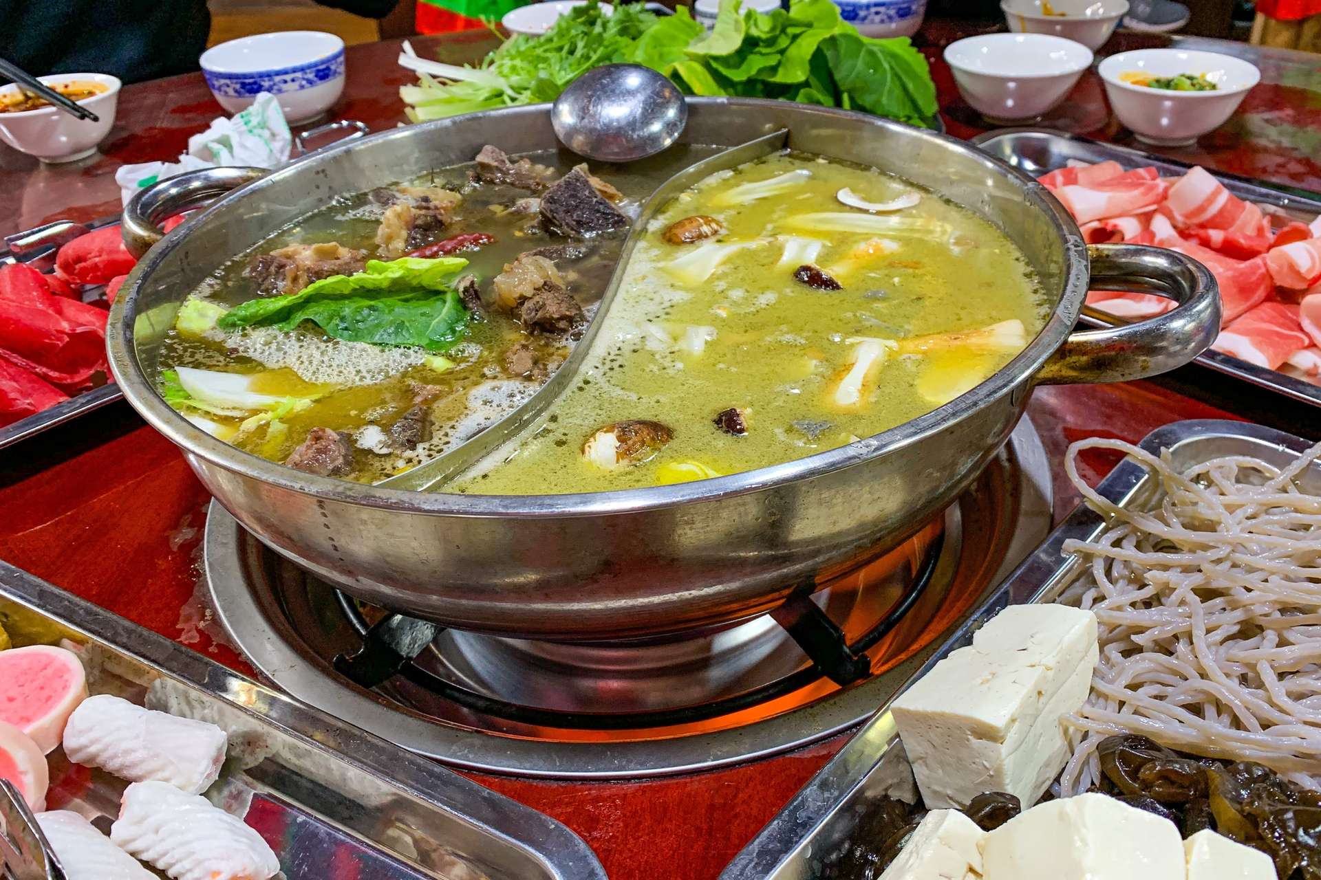Lẩu Tây Tạng đặc sản Tùng Phan