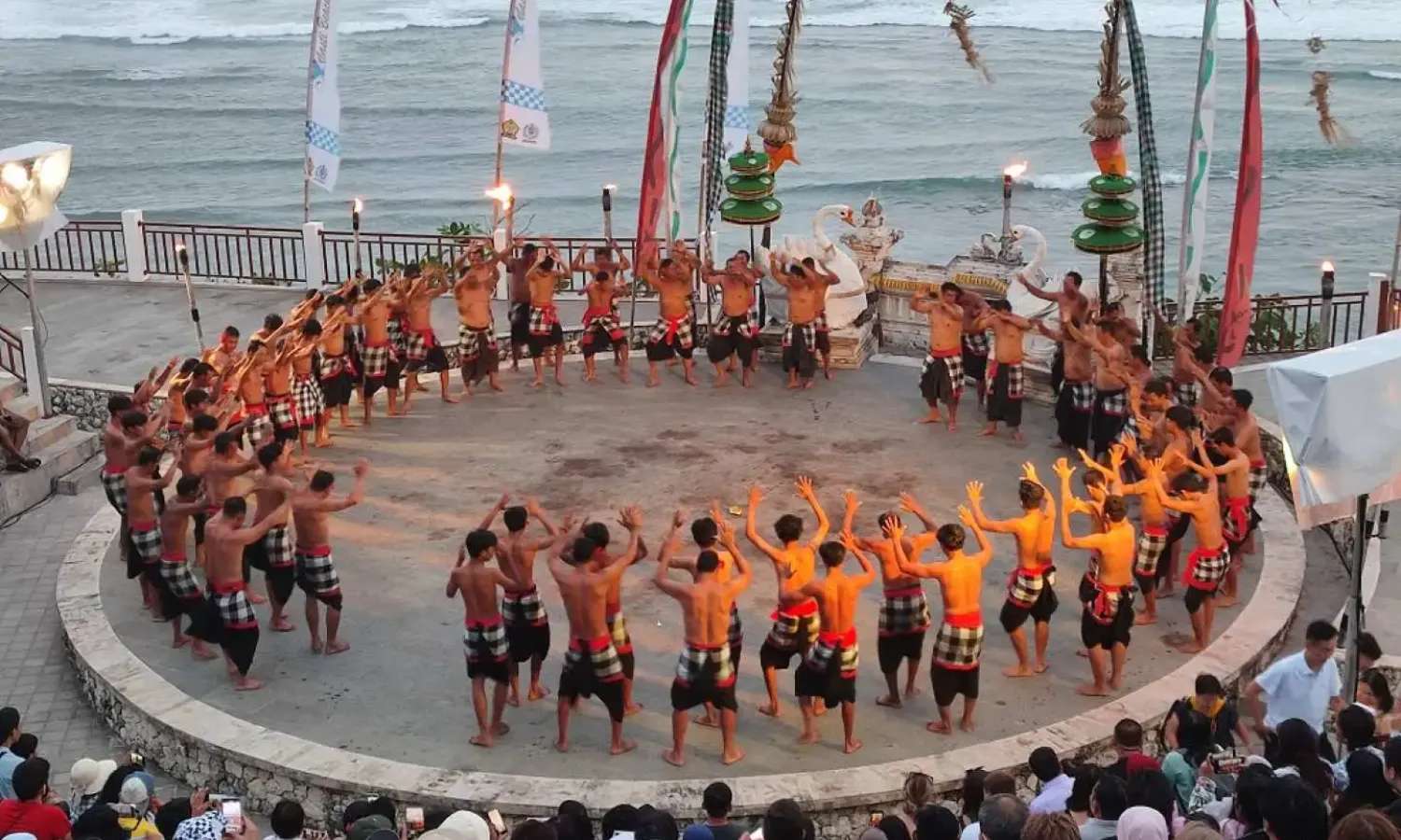 múa lửa Kecak Dance ở Melasti Beach